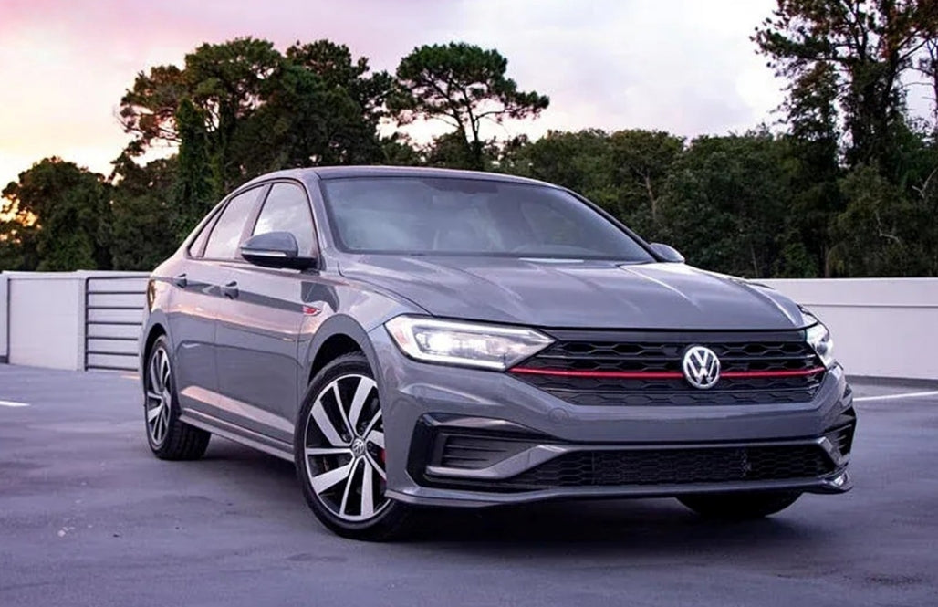 Paraurti anteriore con griglia centrale adatto per VW Jetta Mk7 (2019-2021)