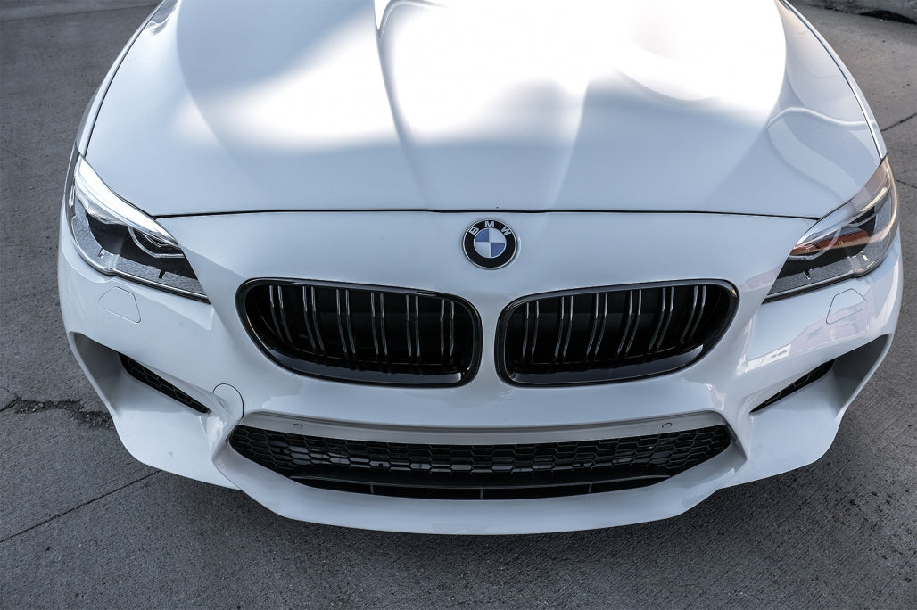 Paraurti anteriore con griglie centrali adatto per BMW Serie 5 F10 F11 2011-2017