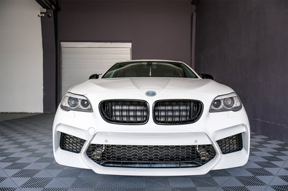 Paraurti anteriore con griglie centrali adatto per BMW Serie 5 F10 F11 2011-2017
