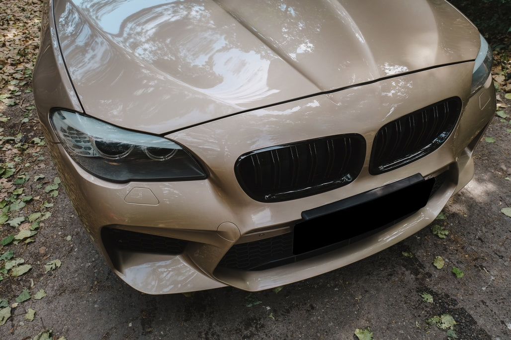 Paraurti anteriore con griglie centrali adatto per BMW Serie 5 F10 F11 2011-2017