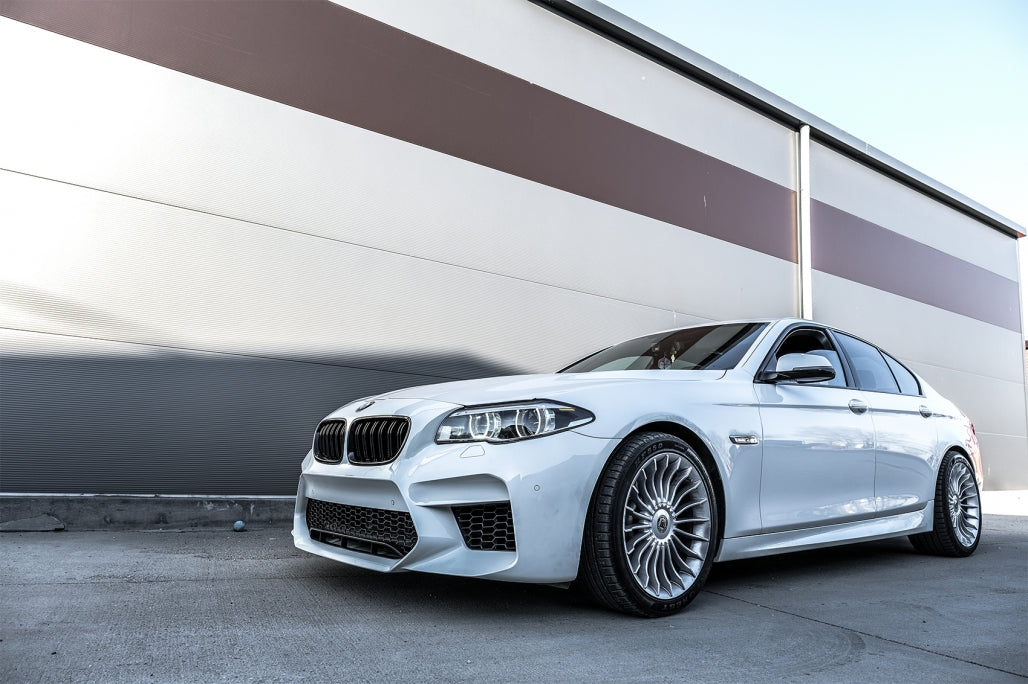 Paraurti anteriore con griglie centrali adatte per BMW Serie 5 F10 F11 2011-2017