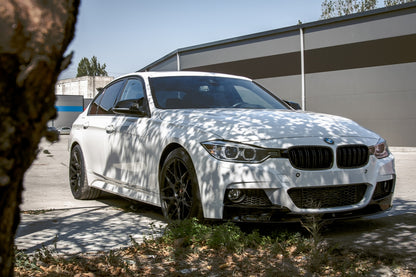 Paraurti anteriore con fendinebbia e proiettori adatto per BMW Serie 3 2011-2019
