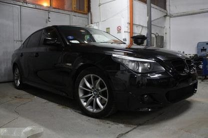 Paraurti anteriore senza fendinebbia adatto per BMW Serie 5LCI E60 (2007-2010)