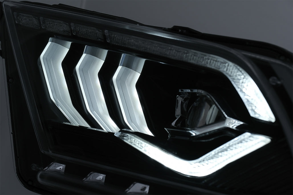Fari Full LED adatti per Ford Mustang V (2010-2014) con luce di svolta