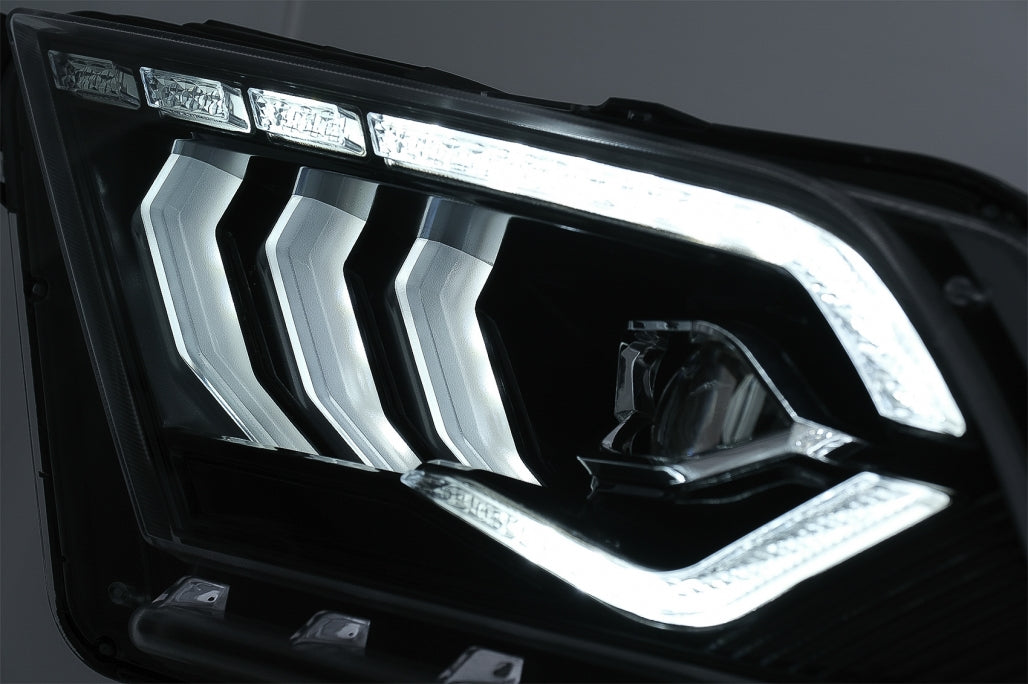 Fari Full LED adatti per Ford Mustang V (2010-2014) con luce di svolta