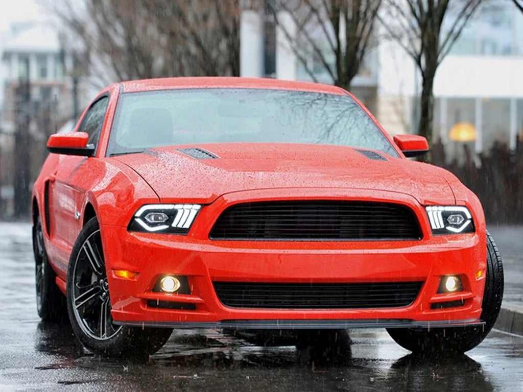 Fari Full LED adatti per Ford Mustang V (2010-2014) con luce di svolta
