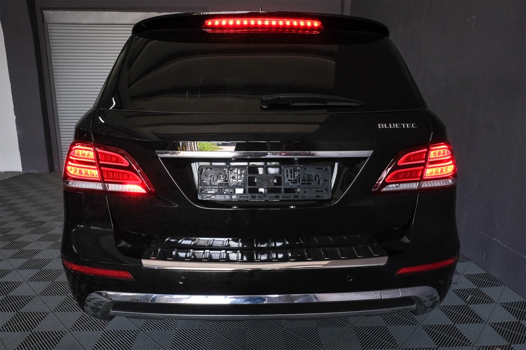 Fanali posteriori full LED LightBar adatti per Mercedes Classe M W166 (2012-2015) Rosso Bianco LHD