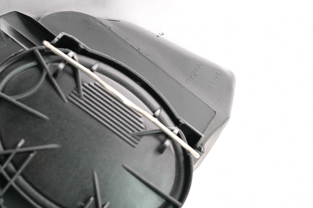 Fari anteriori LED DRL DAYLIGHT adatto per Audi A4 B7 (11.2004-03.2008) Nero