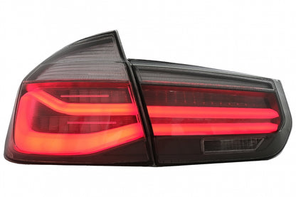 Fanali posteriori a LED M Look Black Line adatti per BMW Serie 3 F30 Pre LCI e LCI (2011-2019) Conversione fumo rosso in design LCI con luce di svolta sequenziale dinamica