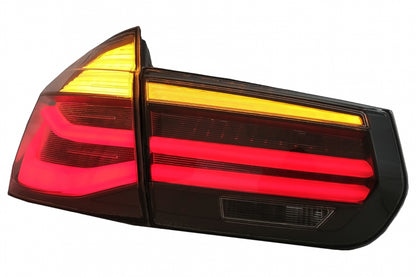 Fanali posteriori a LED M Look Black Line adatti per BMW Serie 3 F30 Pre LCI e LCI (2011-2019) Conversione fumo rosso in design LCI con luce di svolta sequenziale dinamica