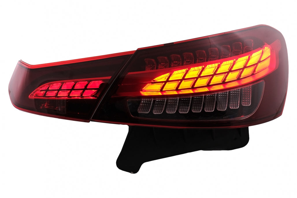 Fanali posteriori a LED adatti per Mercedes Classe E W213 (2016-2019) a Facelift