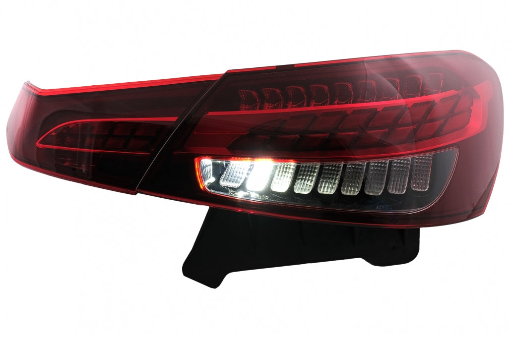Fanali posteriori a LED adatti per Mercedes Classe E W213 (2016-2019) a Facelift