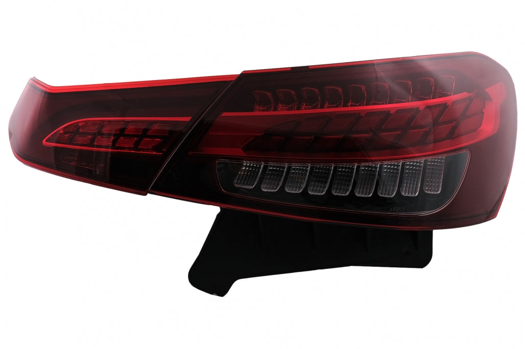 Fanali posteriori a LED adatti per Mercedes Classe E W213 (2016-2019) a Facelift