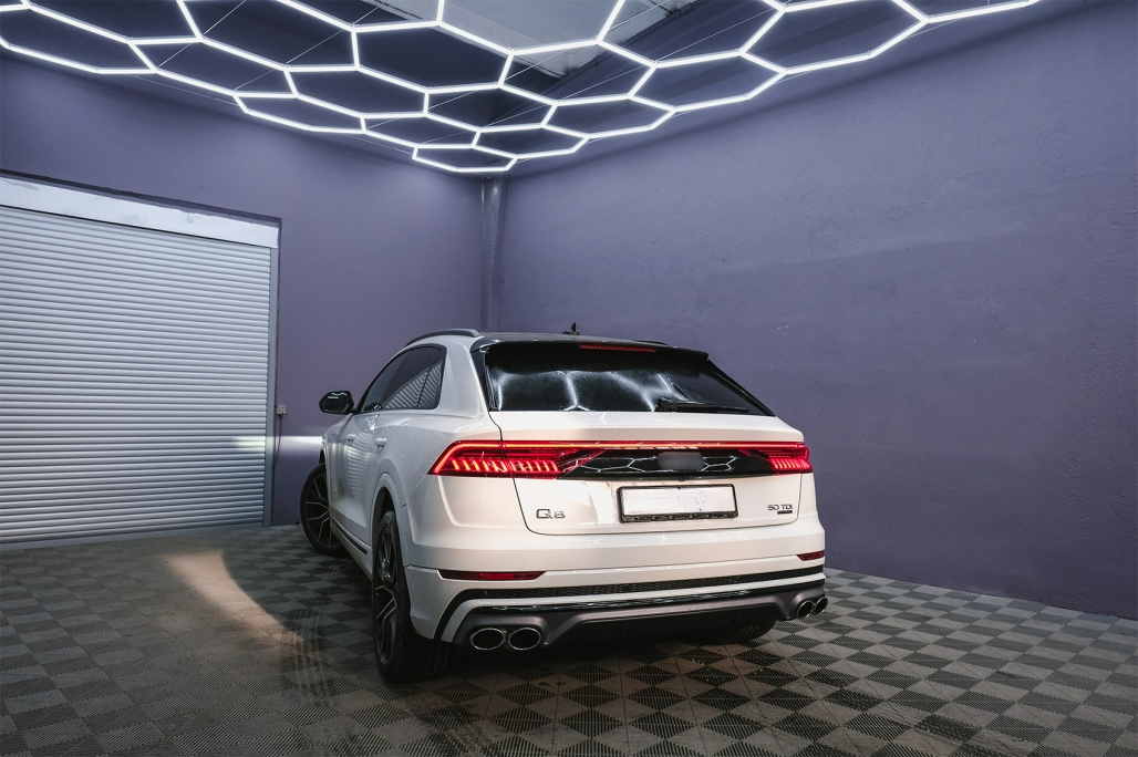 Rear Bumper Spoiler Valance Diffuser Double Outlet Suitable for Audi Q8 S-Line 2018
