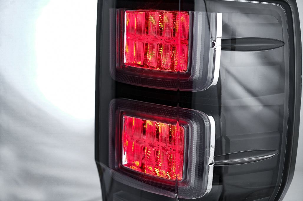 Fanali posteriori a LED adatti per Ford Ranger (2012-2018) con Indicatori di direzione dinamici sequenziali fumé