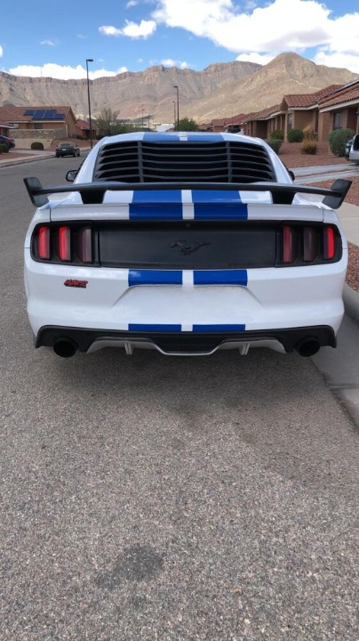 ART.3266 Spoiler posteriore stile GT F35 Nero lucido FORD MUSTANG 15-23