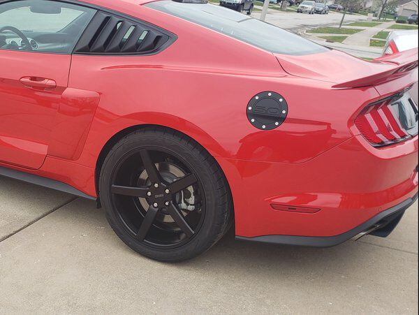 ART.3229    5.0 Porta del carburante FORD MUSTANG 15-23