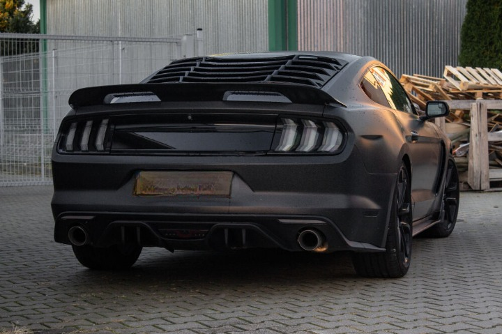 ART.3246 Spoiler posteriore Nero lucido FORD MUSTANG 15-23