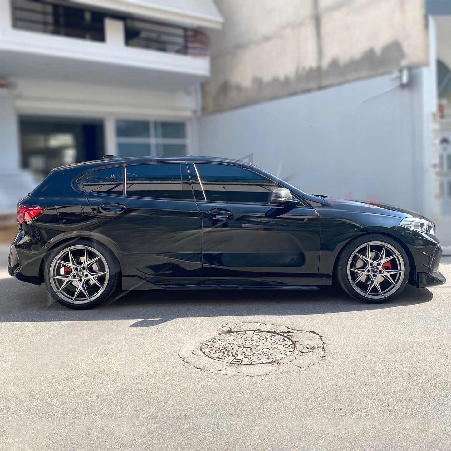 MINIGONNE LATERALI TIPO M PACK NERO LUCIDO ADATTO PER BMW SERIE 1 F40 2019-2022