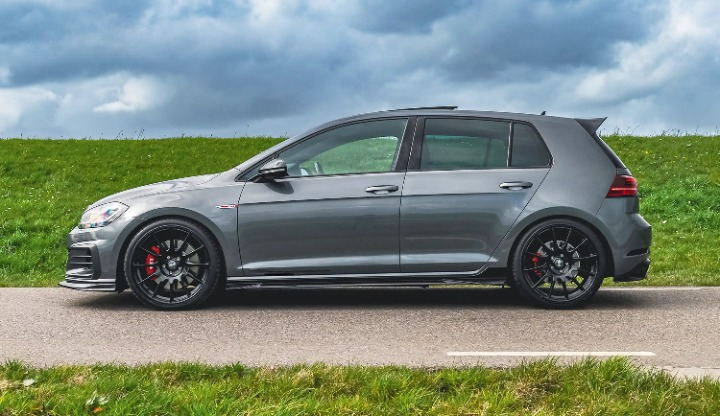 💫ART.5219 Bodykit per Volkswagen Golf 7 Nero Lucido💫