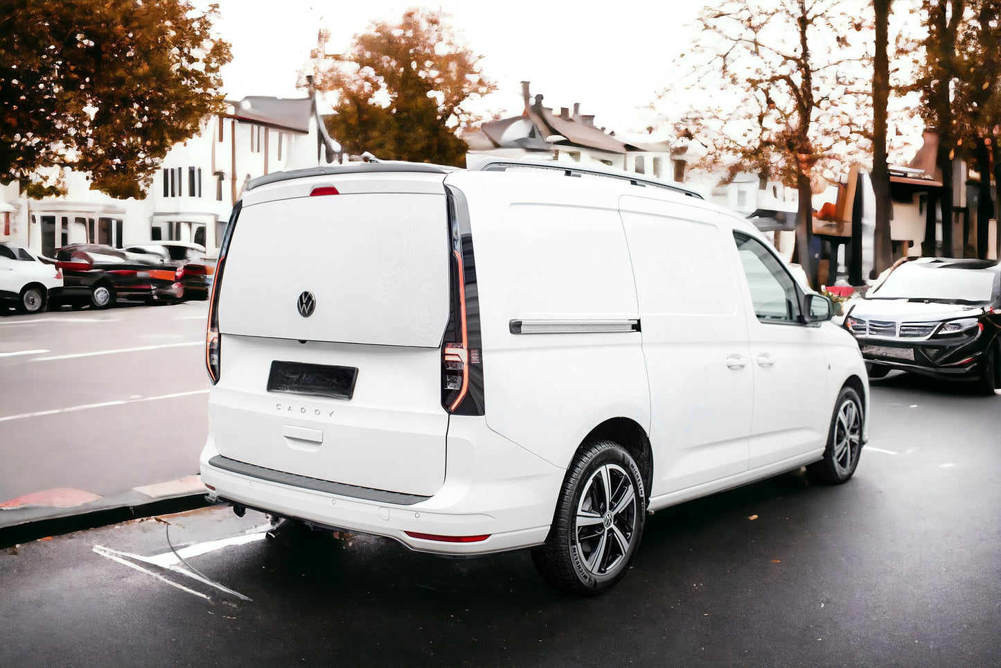 REAR CENTRAL SPLITTER (WITH VERTICAL BARS) VOLKSWAGEN CADDY MAXI MK5 