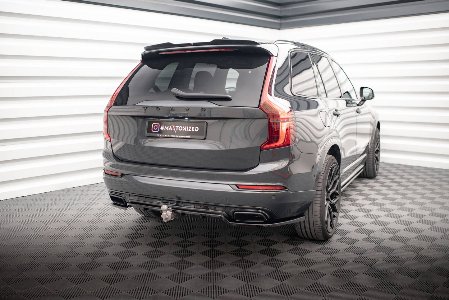 SPLITTER POSTERIORE CENTRALE (CON BARRE VERTICALI) adatto per VOLVO XC90 R-DESIGN MK2 FACELIFT 2019-