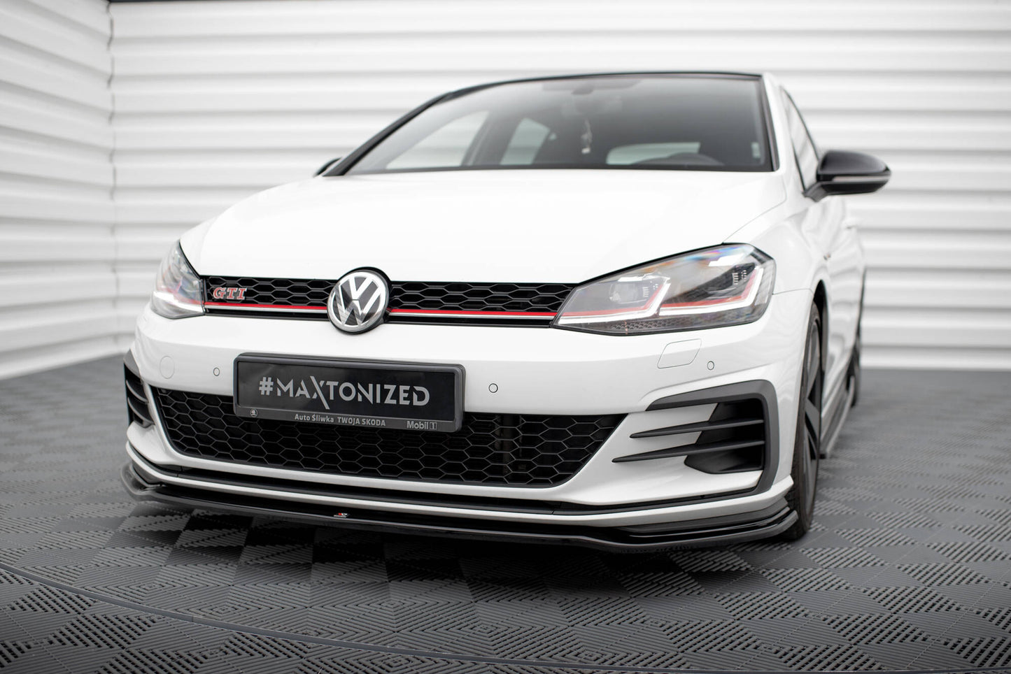 SPLITTER ANTERIORE V.2 adatto per VW GOLF VII GTI FACELIFT 2017