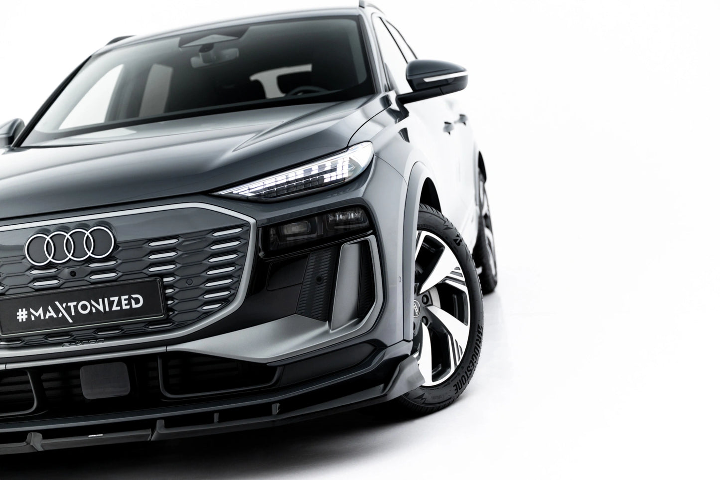 💫ART.8978 Splitter Anteriore per Audi Q6 e-tron Standard / S-Line / SB Mk1 💫