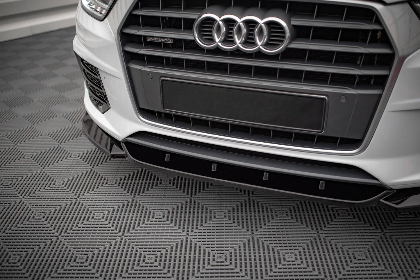 🤩Front Splitter V.1 Suitable For Audi Q3 Sport 8U Facelift🤩