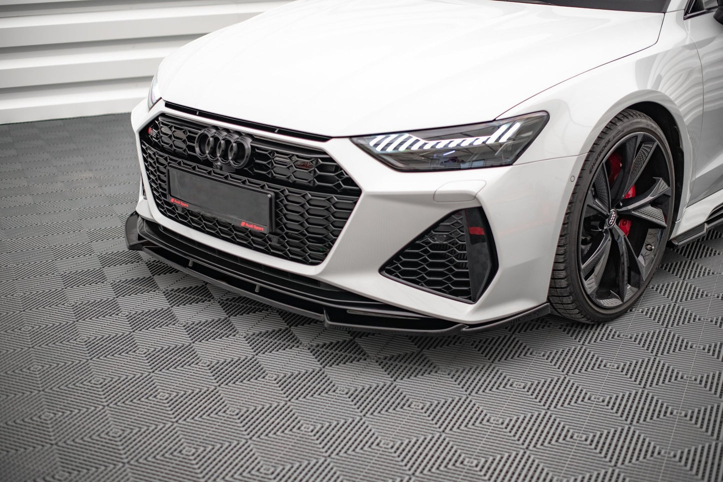 🔥Front Splitter V.1 Suitable For Audi RS7 C8🔥