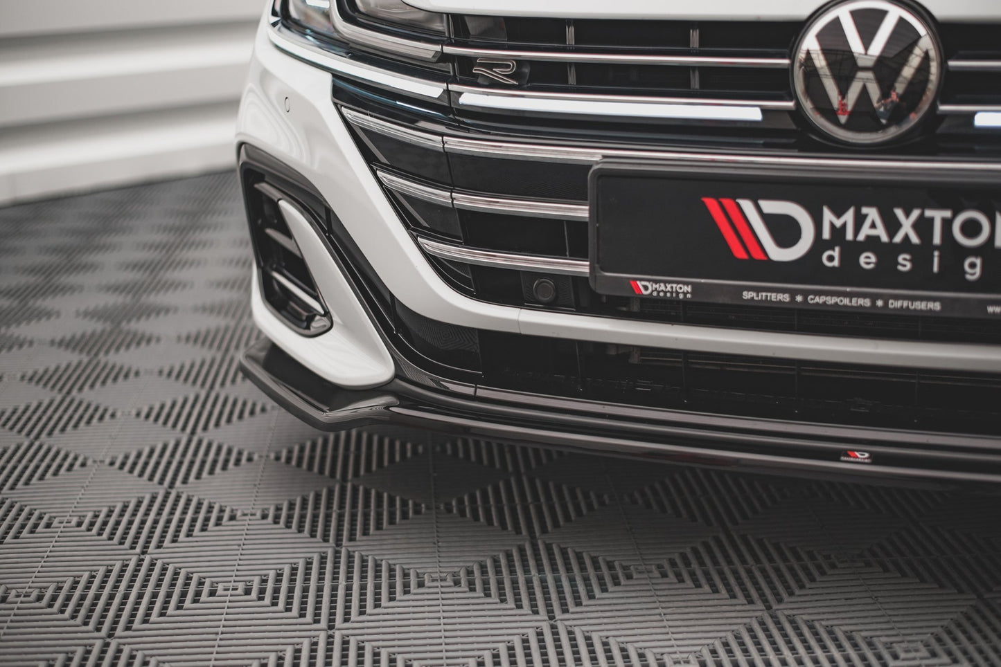SPLITTER ANTERIORE V.3 ADATTO PER VOLKSWAGEN ARTEON R-LINE FACELIFT 2020-