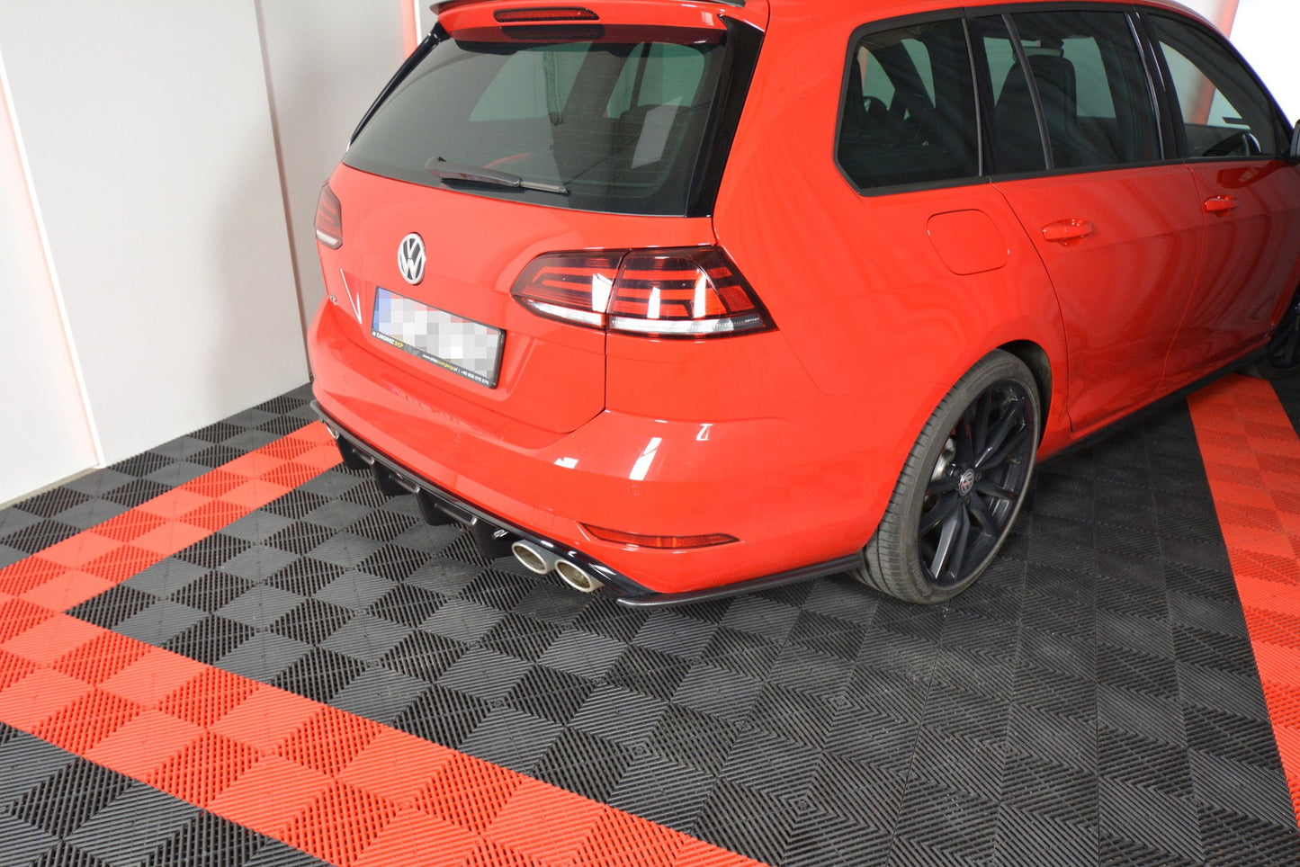 SPLITTER LATERALI POSTERIORI V.1 adatti per VW GOLF 7 R VARIANT FACELIFT 2017