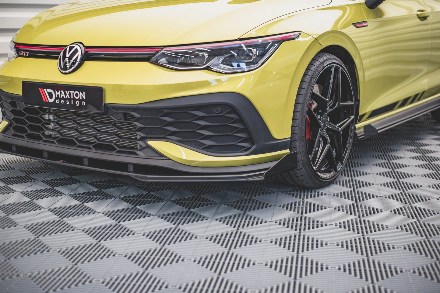 RACING DURABILITY SPLITTER ANTERIORE + FLAP ADATTI PER VOLKSWAGEN GOLF 8 GTI CLUBSPORT 2020