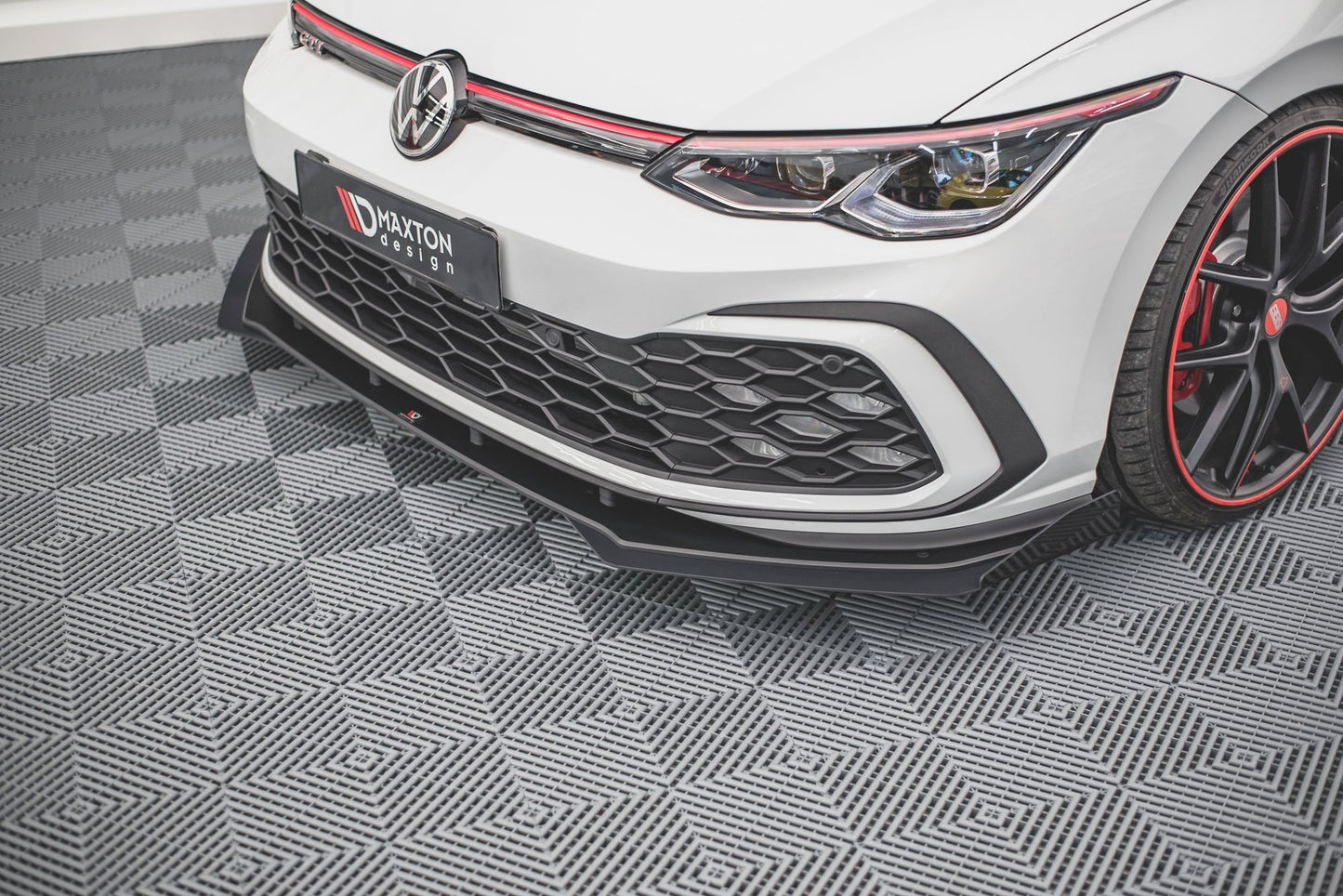 RACING DURABILITY SPLITTER anteriore + FLAPS adatti per VOLKSWAGEN GOLF 8 GTI / R-LINE 2020