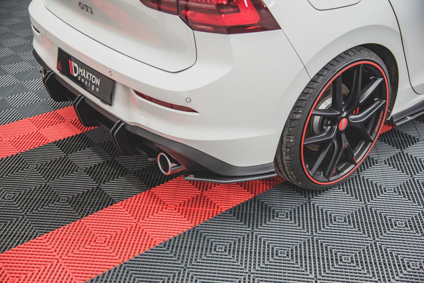 SPLITTER LATERALI POSTERIORI RACING DURABILITY ADATTI PER VOLKSWAGEN GOLF 8 GTI2020