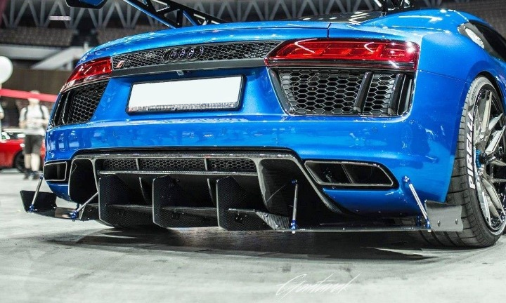 💫Diffusore posteriore nero luci adatto per Audi R8 MK.2💫