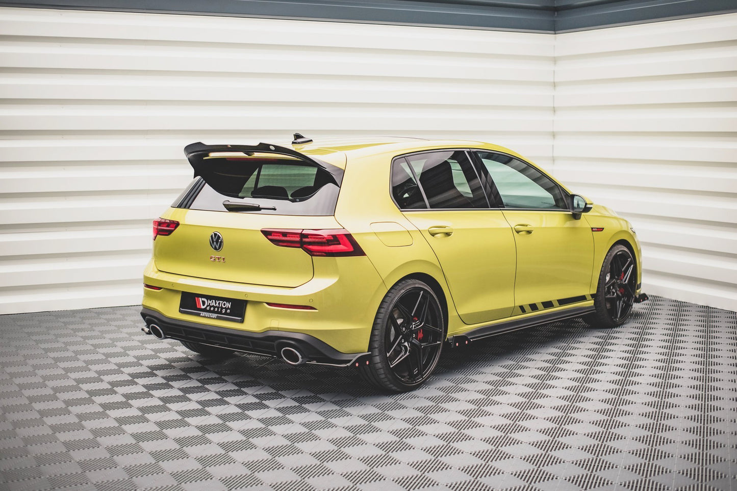 SPLITTER LATERALI POSTERIORI V.1 + FLAPS ADATTI PER VOLKSWAGEN GOLF 8 GTI CLUBSPORT 2020