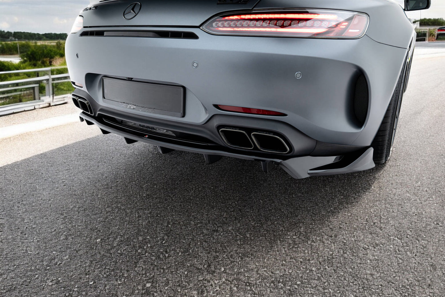 🔥Splitter posteriore (con barre verticali) Mercedes-AMG GT C C190 Facelift🔥