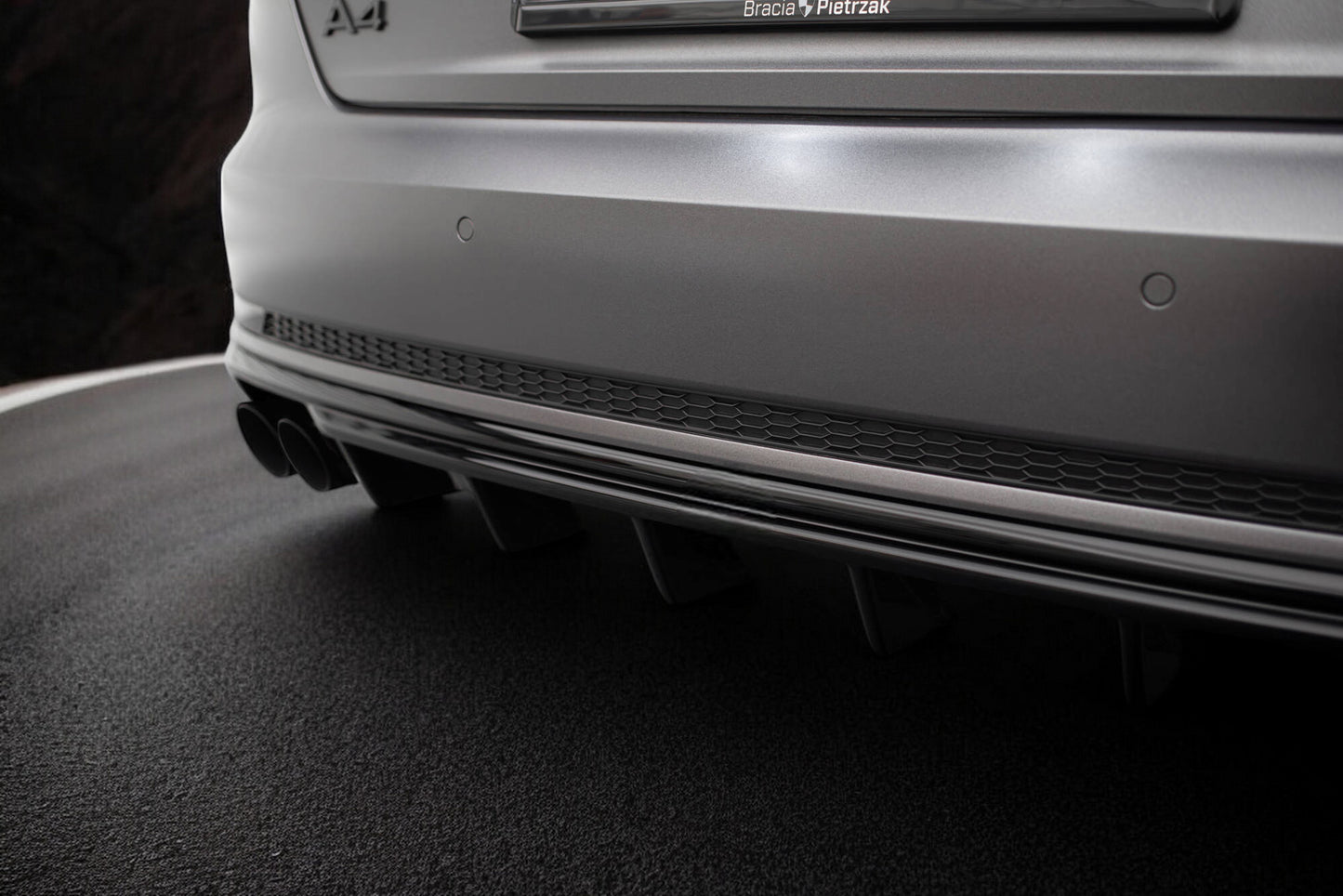 🔥Mantovana posterioreAudi A4B9(Versione doppi terminali di scarico su un late🔥