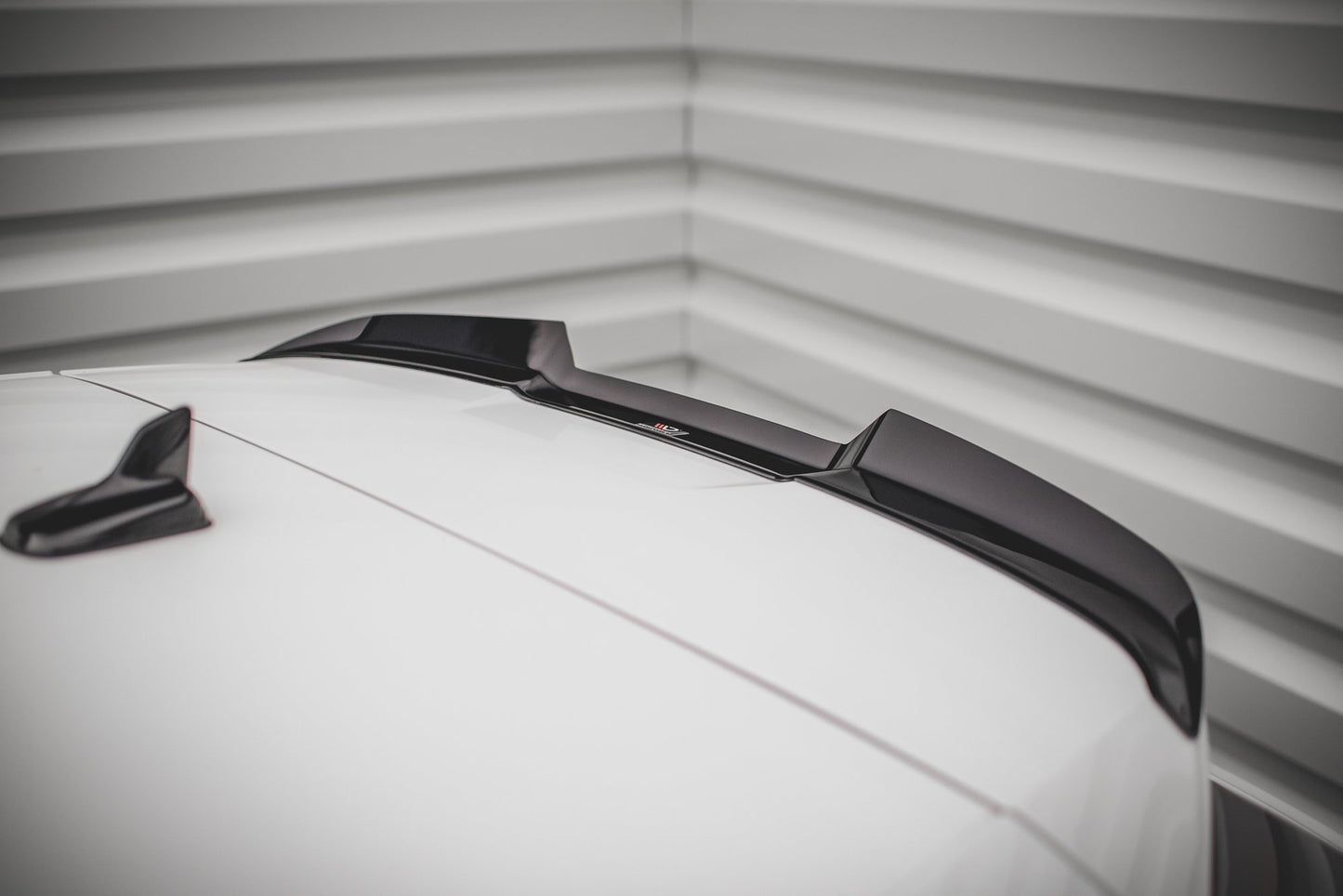 SPLITTER SUITABLE FOR VW GOLF 8 GTI GTD RLINE LOOK GLOSSY BLACK SPORTY DESIGN 