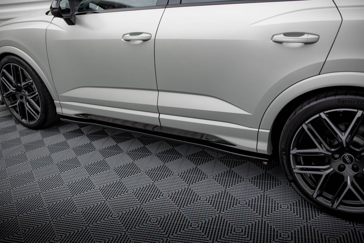 SPLITTER SUITABLE FOR VW GOLF 8 GTI GTD RLINE LOOK GLOSSY BLACK SPORTY DESIGN 