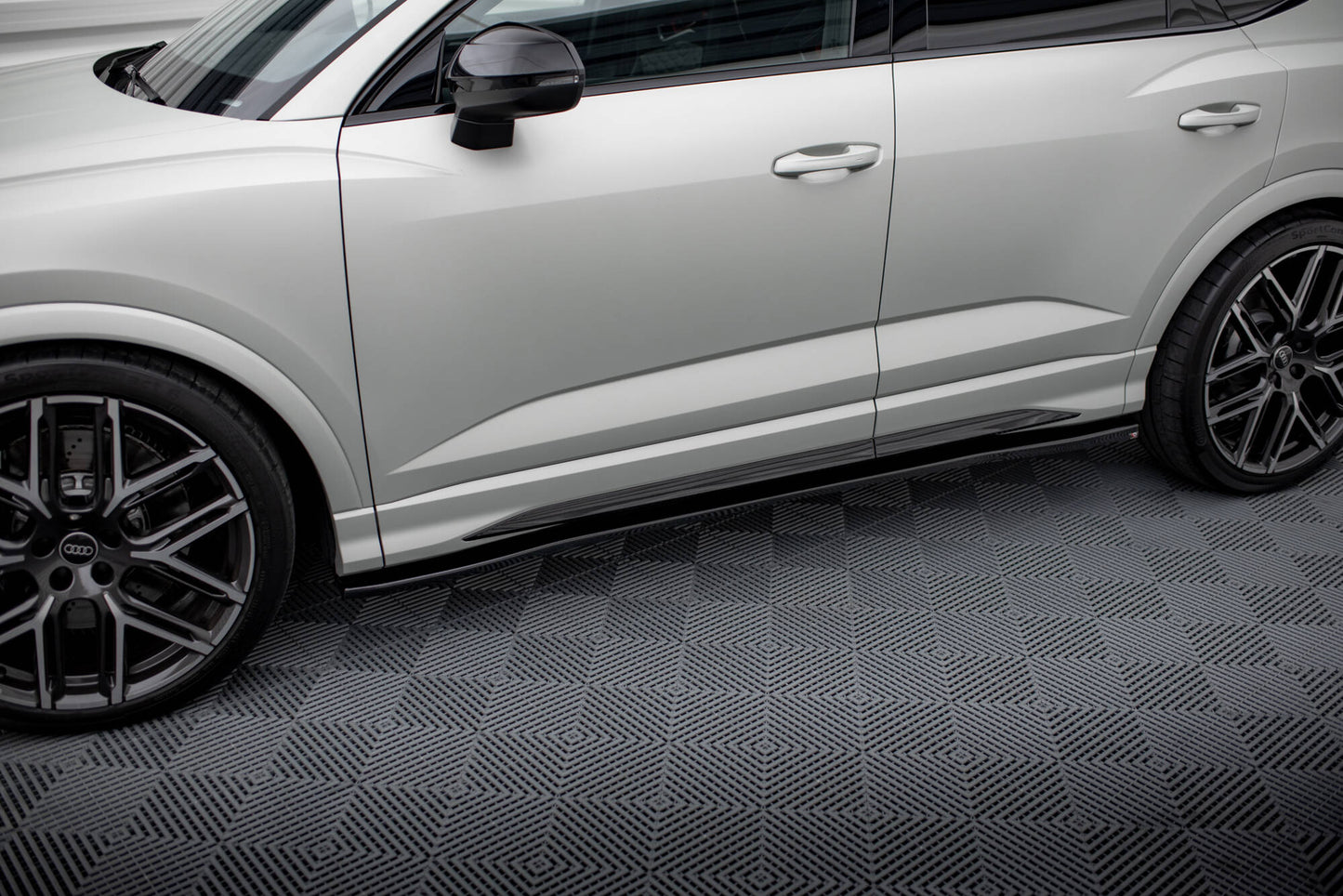 SPLITTER SUITABLE FOR VW GOLF 8 GTI GTD RLINE LOOK GLOSSY BLACK SPORTY DESIGN 