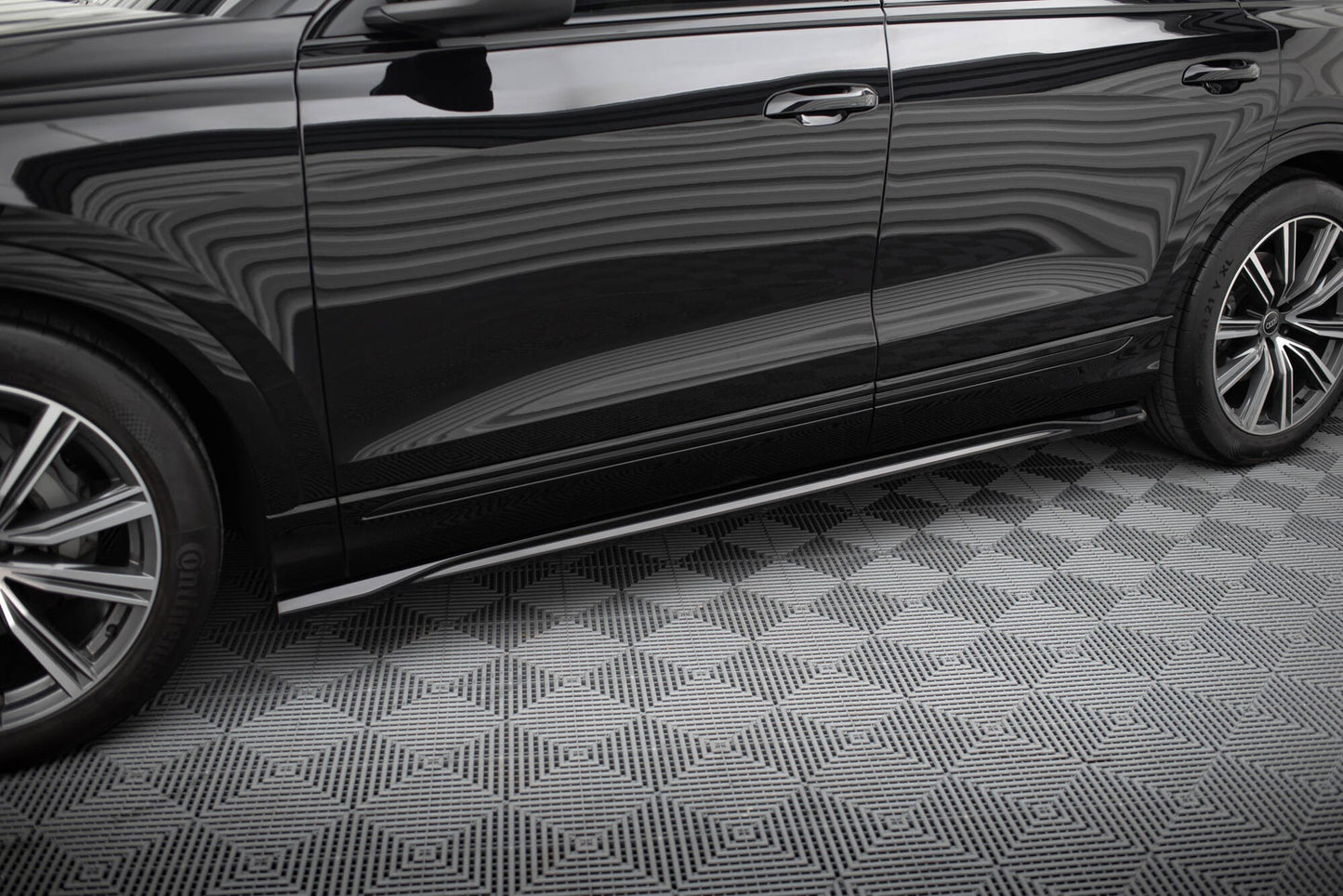 😍Set di splitter adatto per Audi SQ8 / Q8 S-Line Mk1 Facelift 2023+😍
