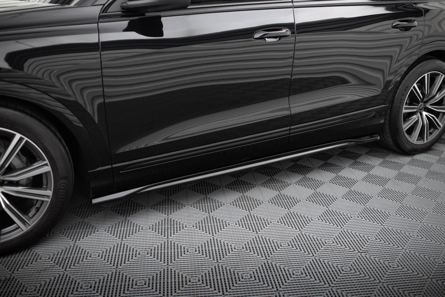 SPLITTER SUITABLE FOR VW GOLF 8 GTI GTD RLINE LOOK GLOSSY BLACK SPORTY DESIGN 
