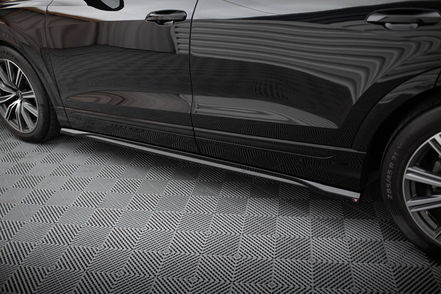 SPLITTER SUITABLE FOR VW GOLF 8 GTI GTD RLINE LOOK GLOSSY BLACK SPORTY DESIGN 