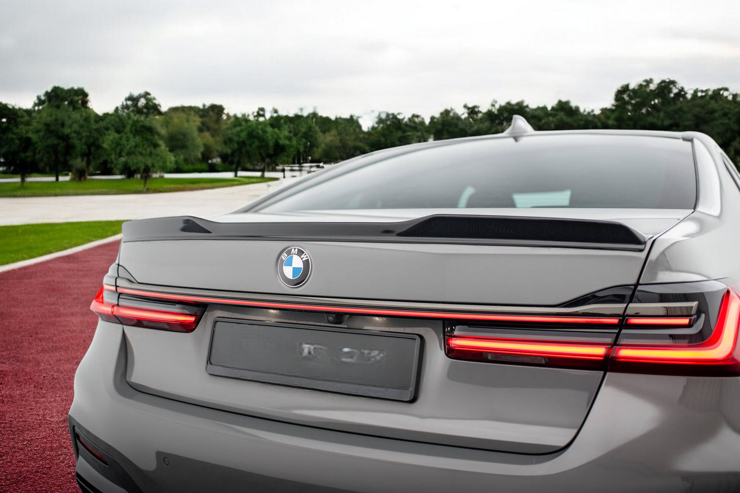 🔥Set di splitter BMW 7 G11 M-Pack Facelift🔥