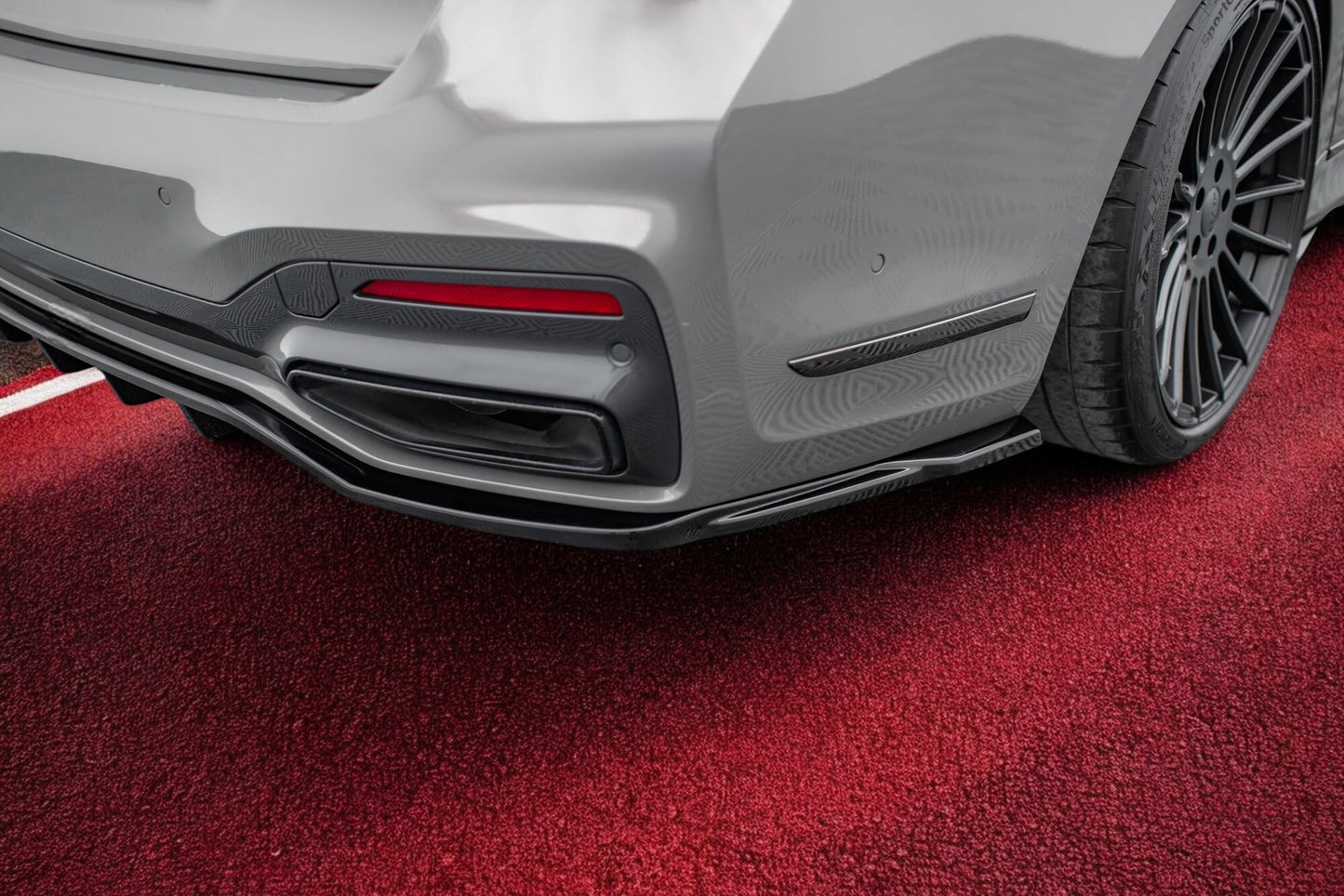 🔥Set di splitter BMW 7 G11 M-Pack Facelift🔥