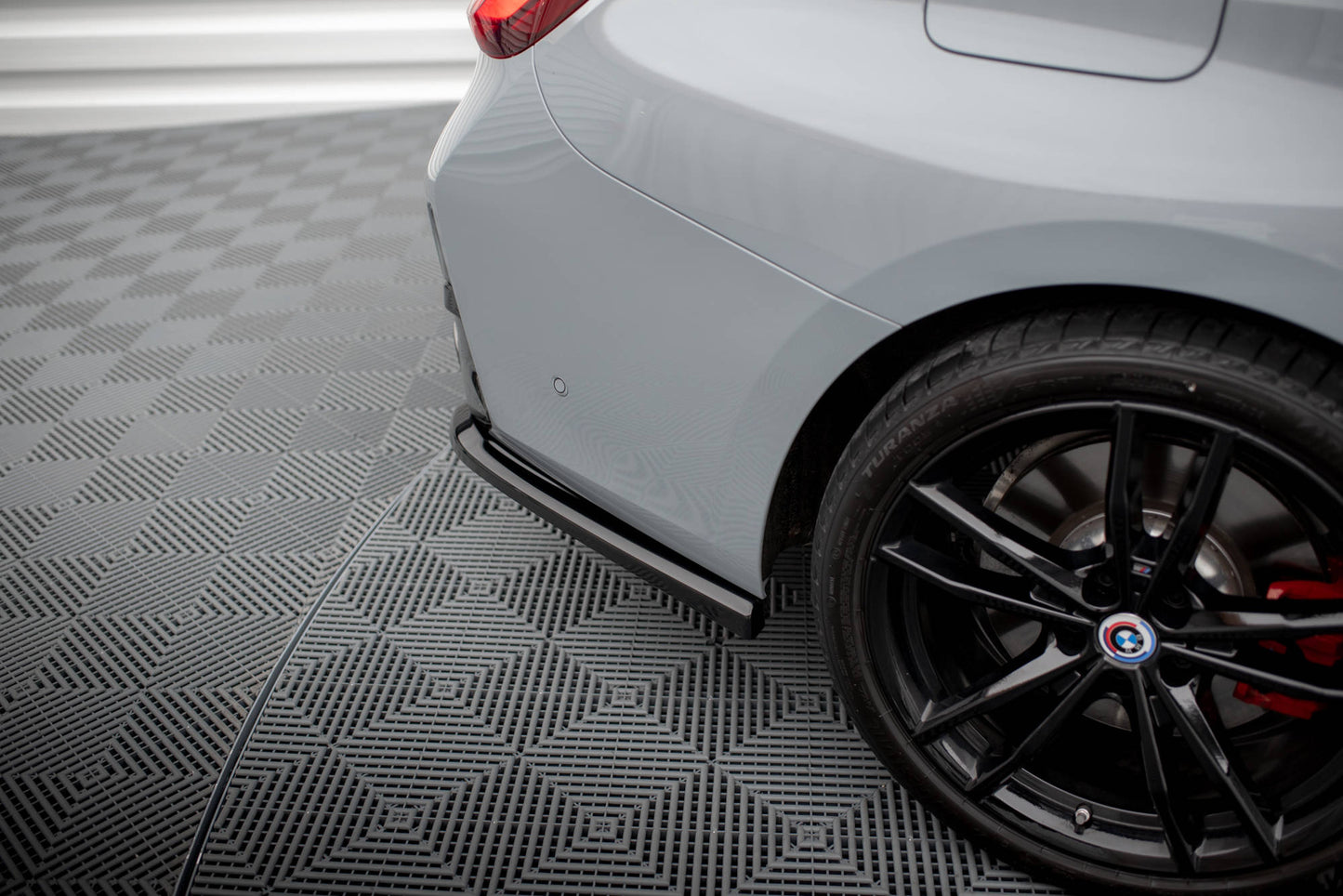 SPLITTER SUITABLE FOR VW GOLF 8 GTI GTD RLINE LOOK GLOSSY BLACK SPORTY DESIGN 