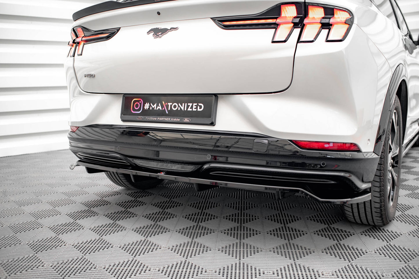 SPLITTER SUITABLE FOR VW GOLF 8 GTI GTD RLINE LOOK GLOSSY BLACK SPORTY DESIGN 