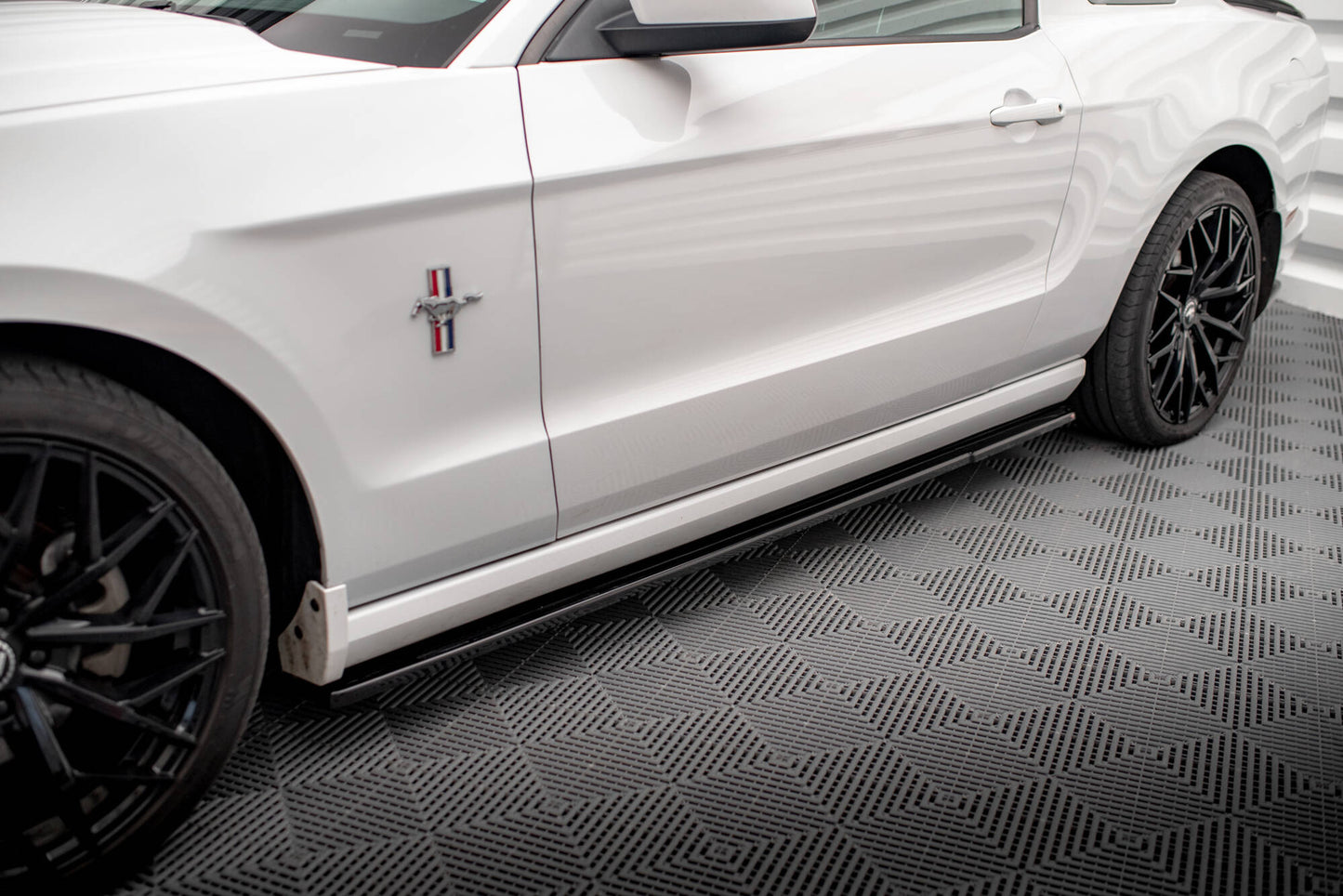 SPLITTER SUITABLE FOR VW GOLF 8 GTI GTD RLINE LOOK GLOSSY BLACK SPORTY DESIGN 
